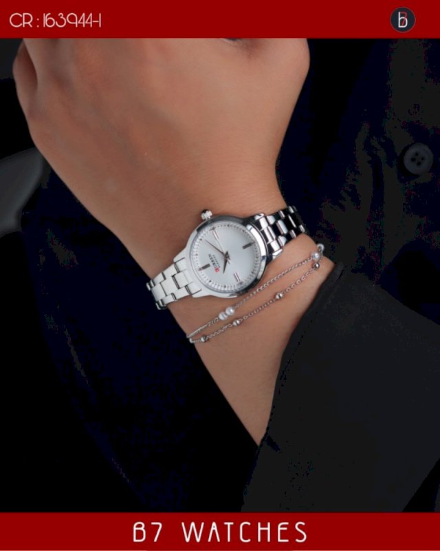 ساعة كورين نسائية