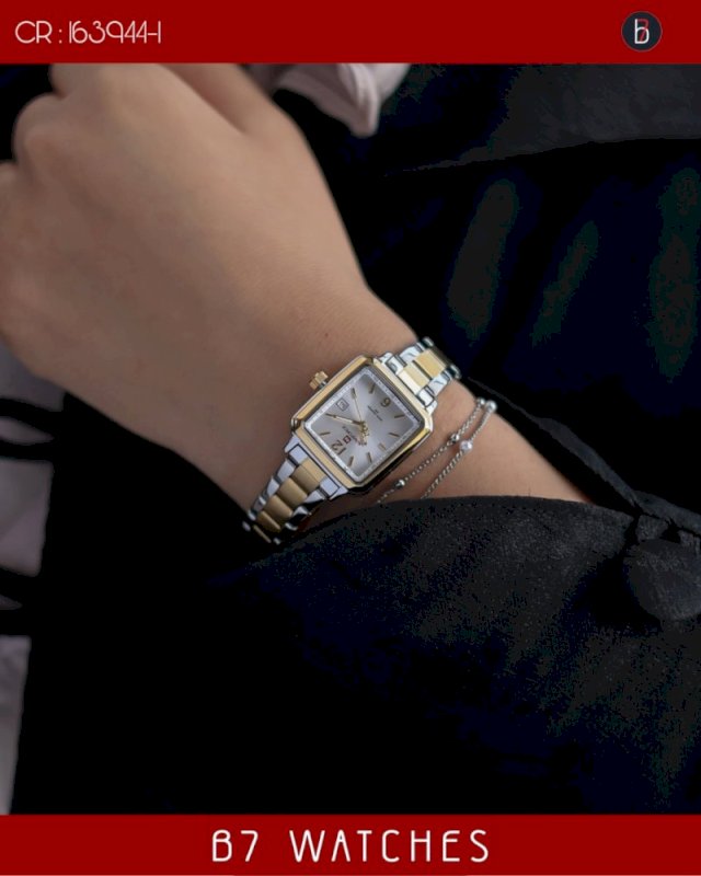 ساعة ناڤي نسائية