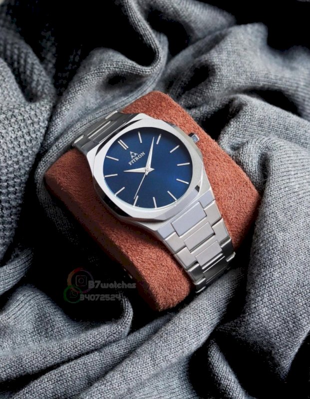 ساعات فيغور رجالي