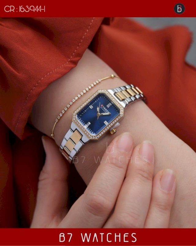 ساعة كورين نسائية